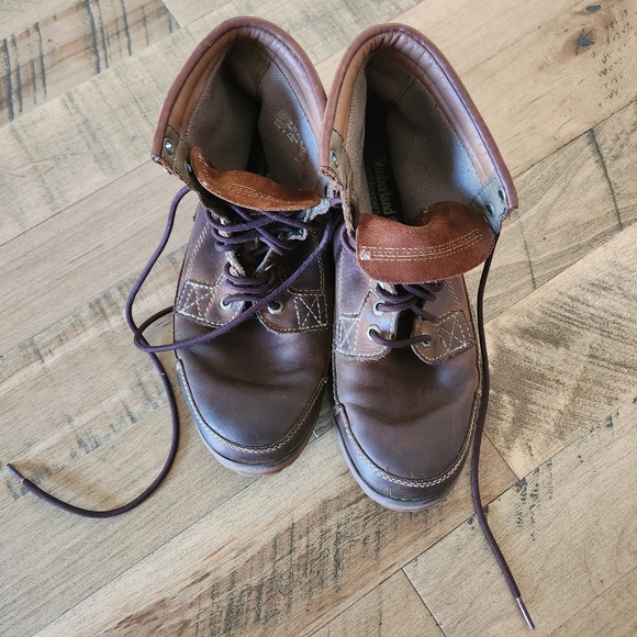 Men's Ultra Soft Leather Timberland Hiking Boots - Picture 3 of 13